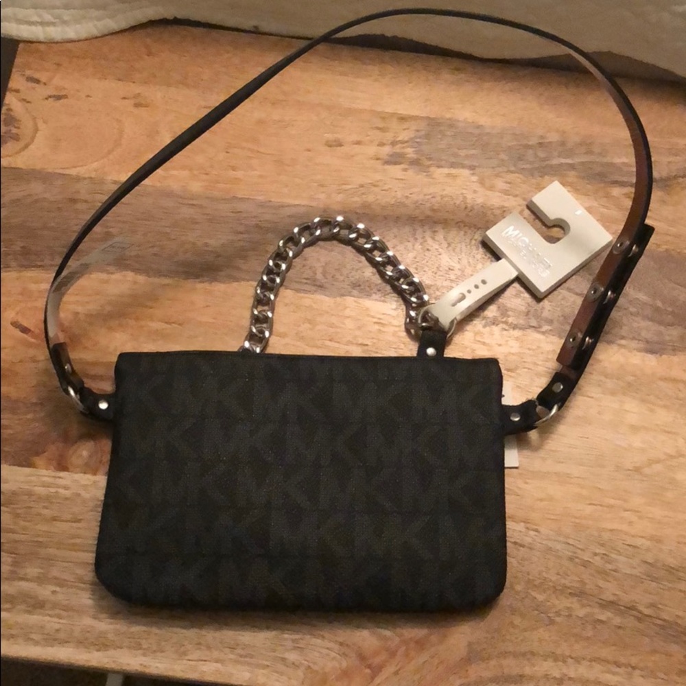 Michael Kors Purse / Wristlet